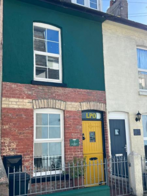 Dog friendly Brixham cottage 3 minutes to harbour